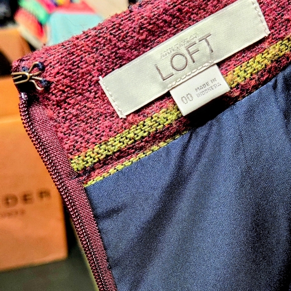 Size 00 Ann Taylor LOFT pencil skirt - Picture 4 of 6